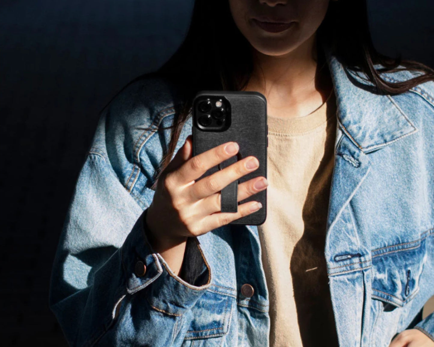 Peak Design Everyday Loop Case for iPhone 13 Standard – Charcoal