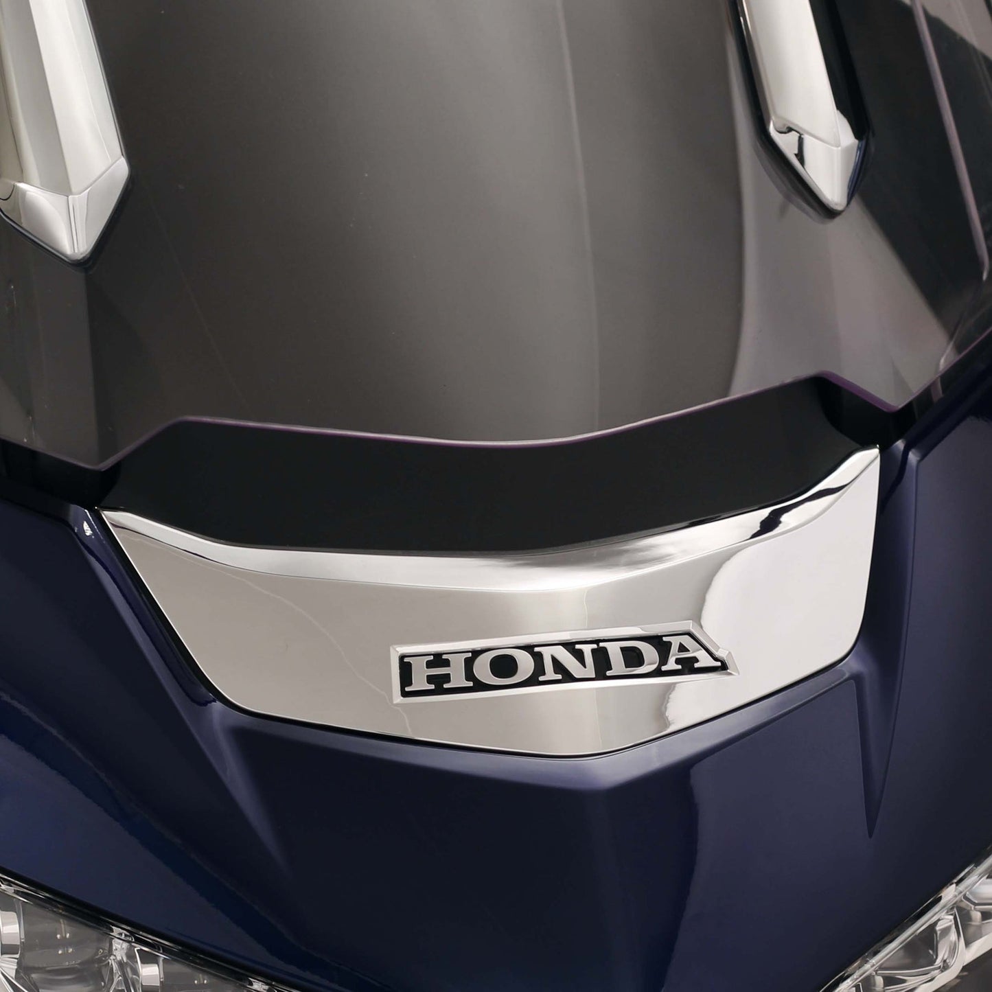 GOLDSTRIKE CHROME FRONT FAIRING COVER BY TWINART