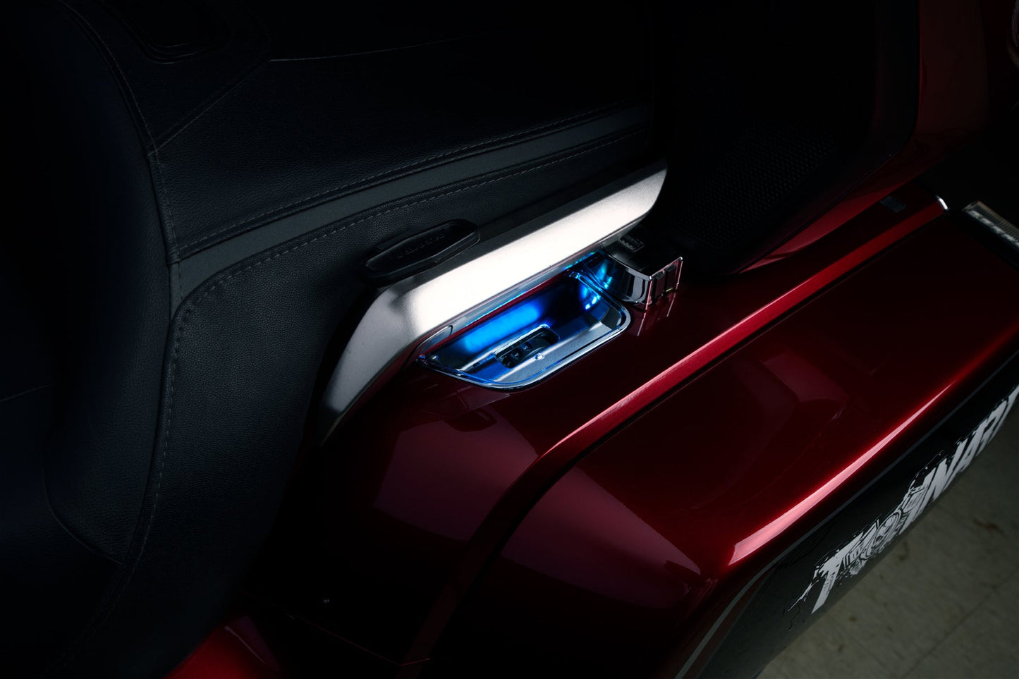 GOLDSTRIKE PASSENGER SWITCH ACCENT BY TWINART