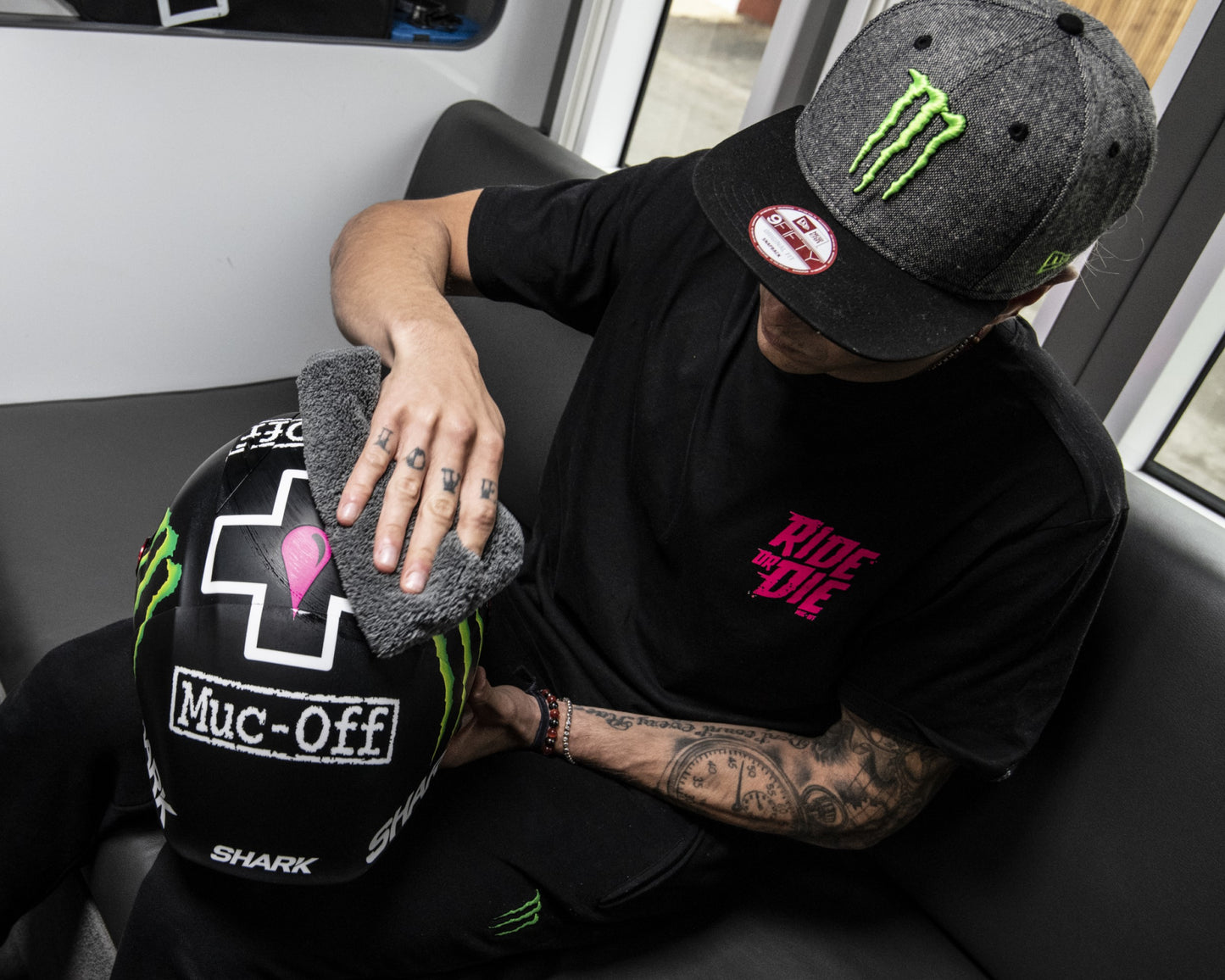 Muc-Off Matt Finish Helmet Detailer – 32ml