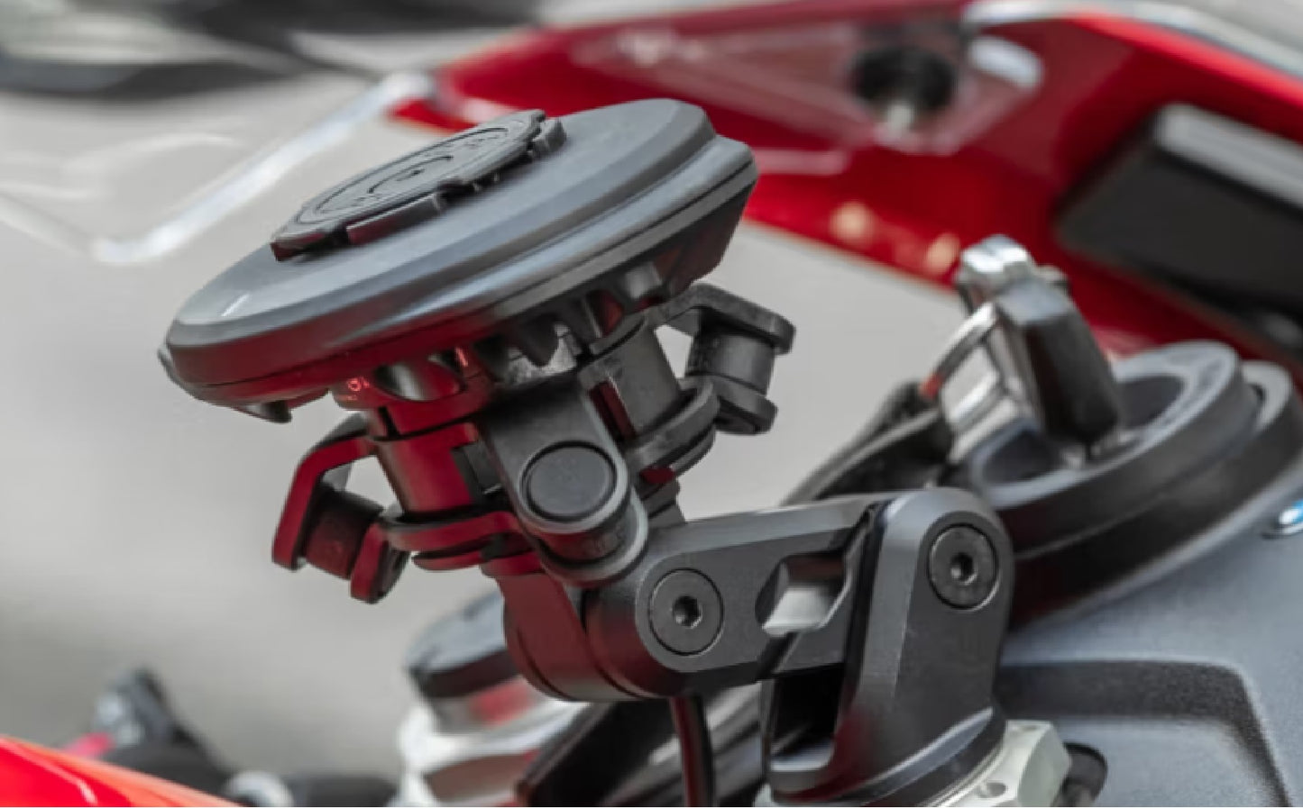 Weatherproof Wireless Charging Head Quad Lock