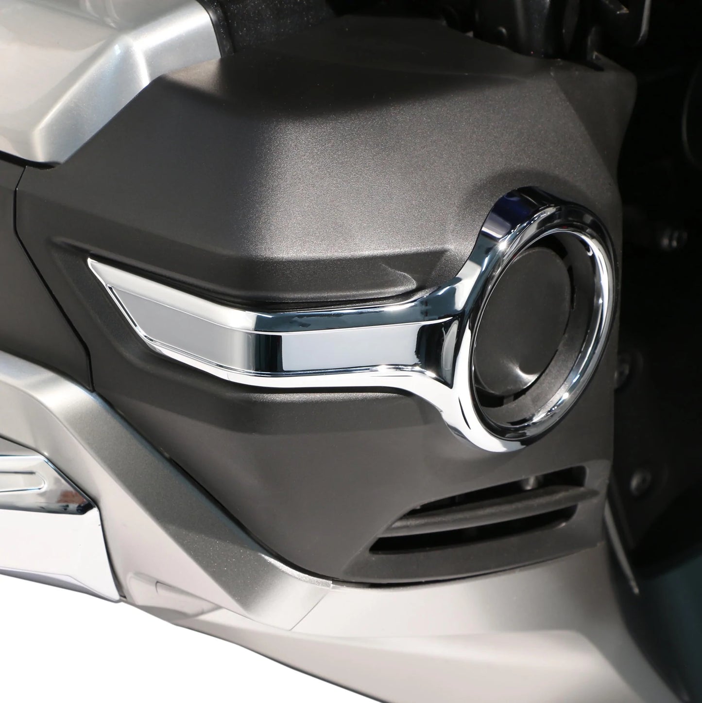 GOLDSTRIKE CHROME FOG LIGHT TRIM RINGS