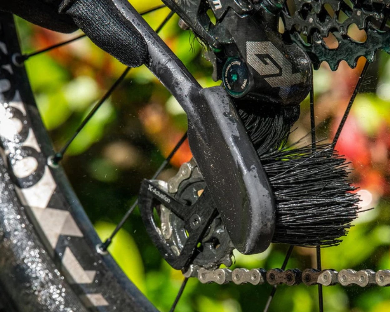 Muc-Off Tire & Cassette Brush