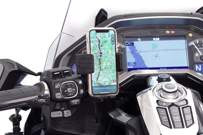 GOLDSTRIKE CYBERCHARGER® PHONE HOLDER WITH 15W WIRELESS FAST CHARGER