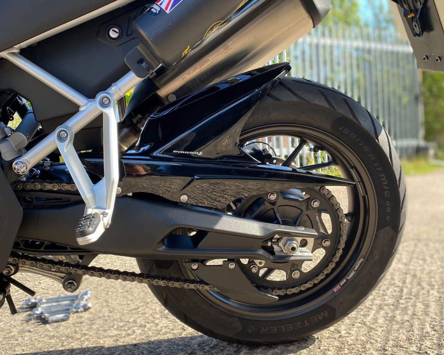 Pyramid Hugger for Triumph Tiger 900