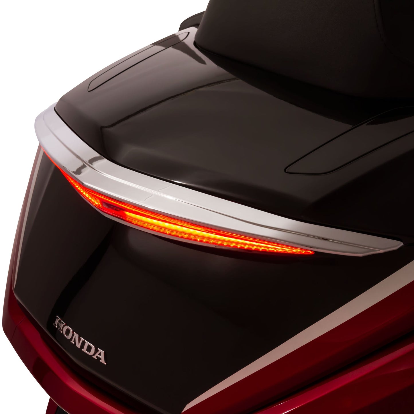 GOLDSTRIKE LED TRUNK LIGHT WITH LIGHTSTRIKE™ LIGHTING